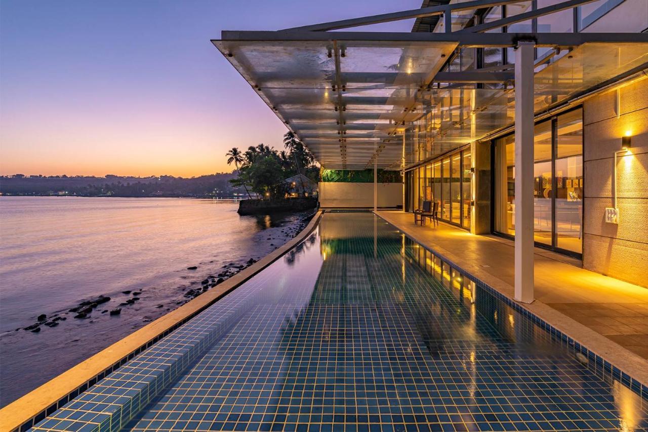 Oceanic Sunsets With River View, Comp Breakfast & Infinity Pool At Stayvista Verem Exteriér fotografie